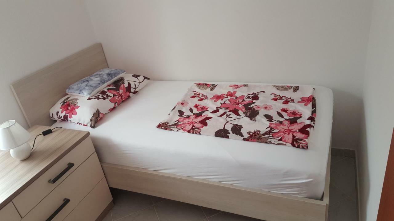 Ferienwohnung Haus Zarko Vir Exterior foto