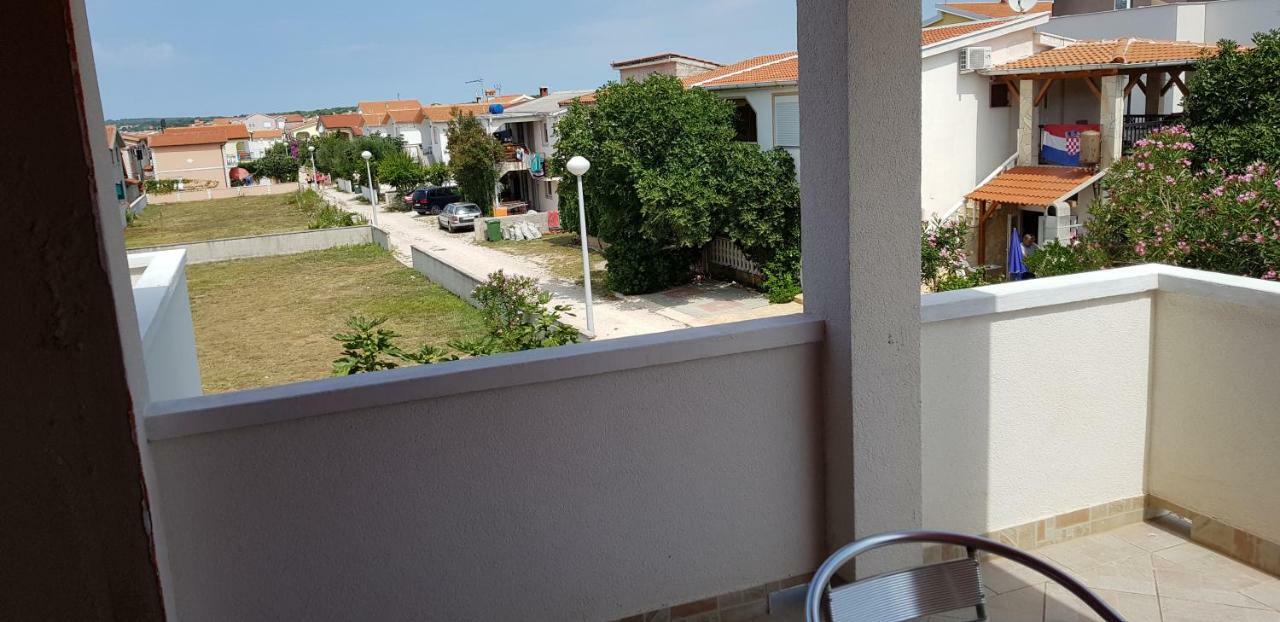 Ferienwohnung Haus Zarko Vir Exterior foto